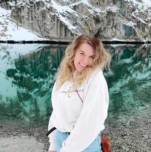 Meet your Posher, Olivia